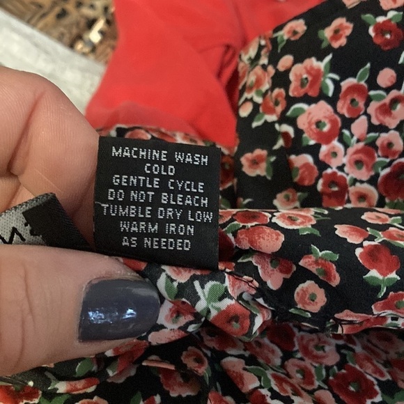 Button up top with attached tank - Picture 7 of 7